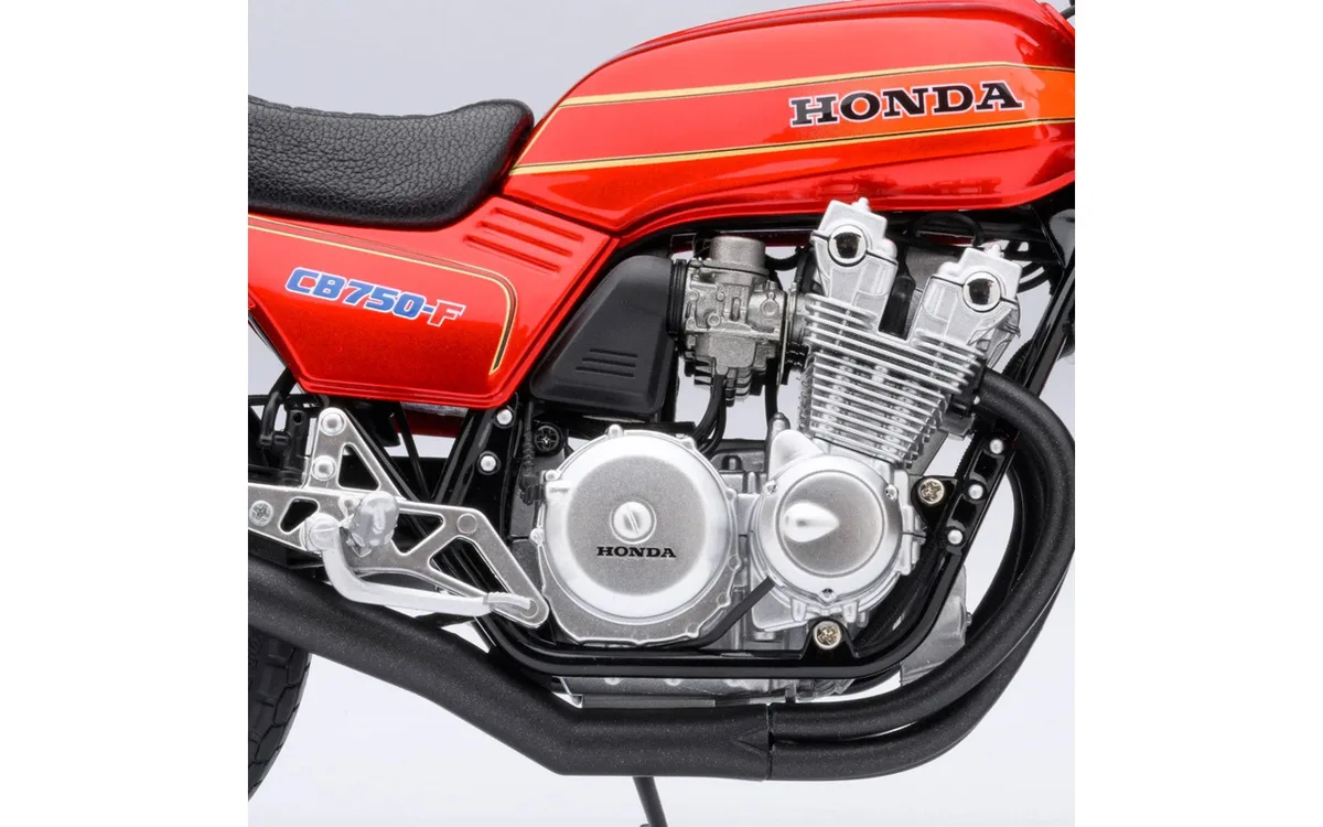 『バリバリ伝説』巨摩郡のCB750Fが期間限定で実車展示!スケールモデルも同時にゲットできる