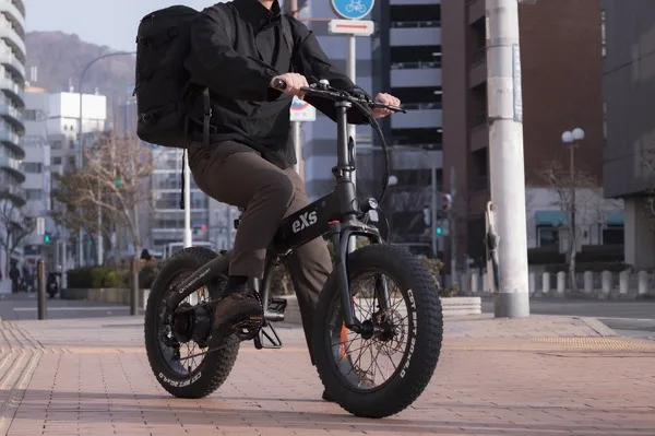 カスタムジャパン「eXs Street」が型式認定取得、14万9800円で買えるファット電アシ