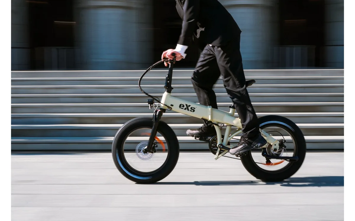 カスタムジャパン「eXs Street」が型式認定取得、14万9800円で買えるファット電アシ