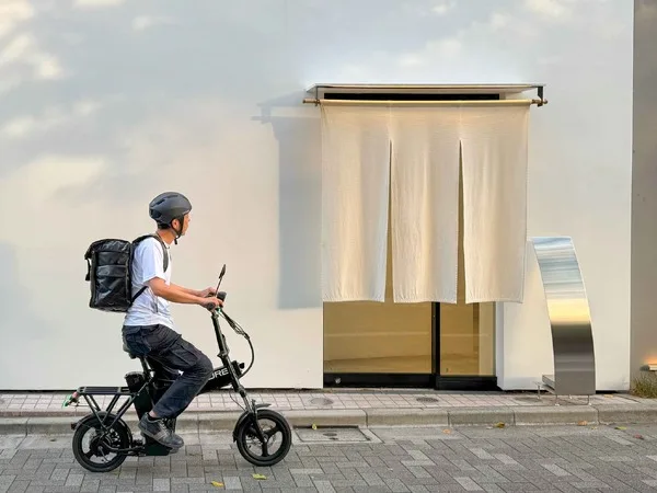 免許不要で航続100km！折りたたみ式「FUTURE SMART MINI」が一般販売開始