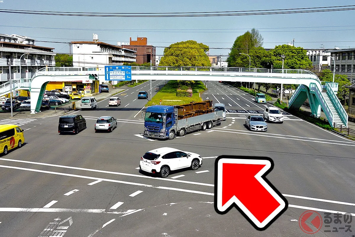 右折待ちのイライラが消える？ 国土交通省も本気で研究する「反転交差点」の仕組み