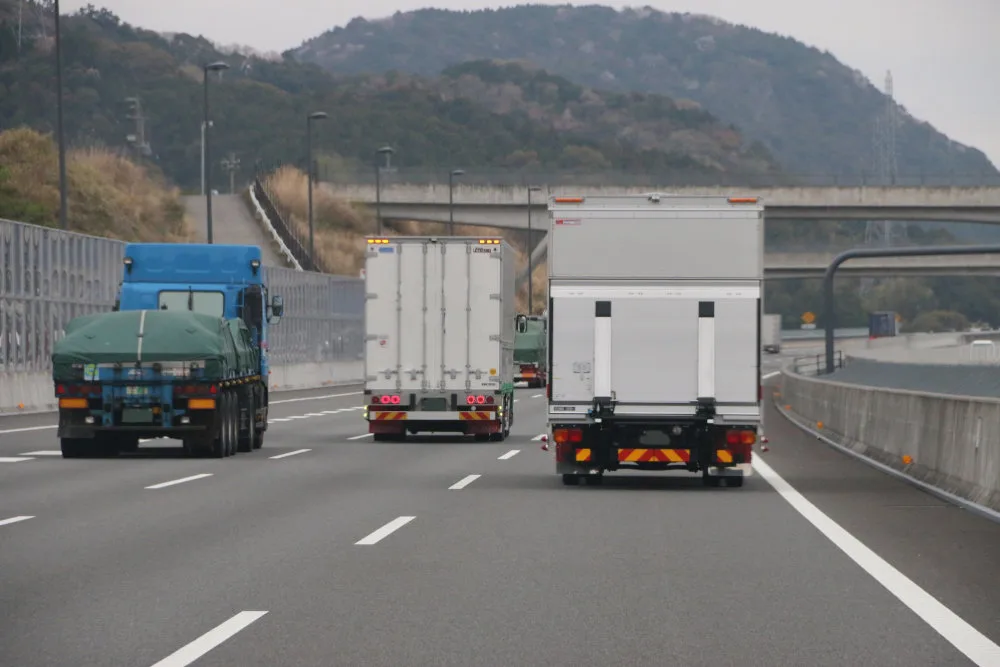 トラックドライバーが実名告白！高速で遭遇したヤバすぎる運転の実態