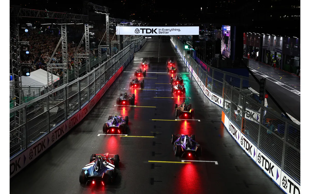 フォーミュラE東京大会、初のナイトレースで大盛り上がり 劇的な逆転と日本勢の奮闘