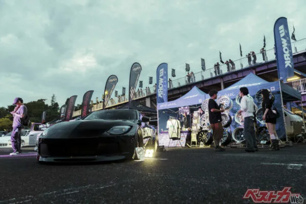 センターキャップレスに徹したワーク「マイスターS1」、漆黒のフェアレディZで魅せるシックな美学