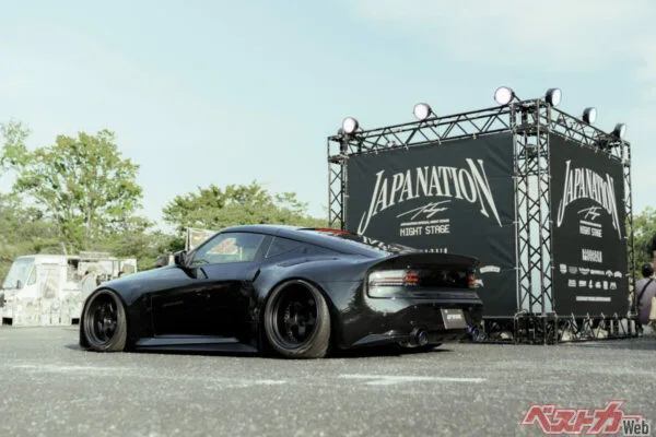 センターキャップレスに徹したワーク「マイスターS1」、漆黒のフェアレディZで魅せるシックな美学