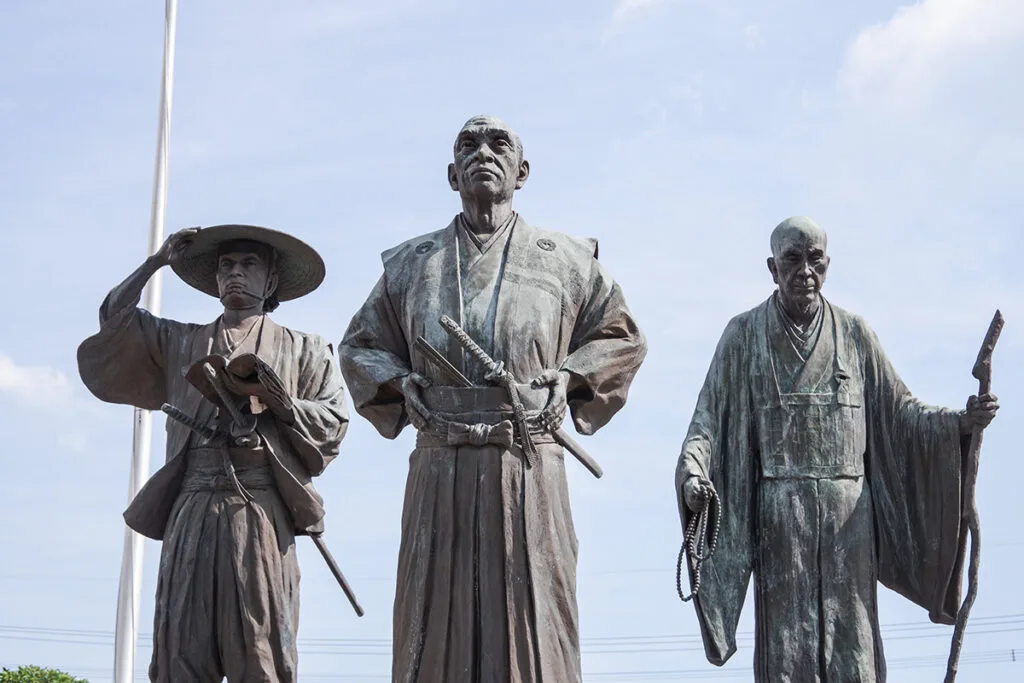バス旅で3回も遭遇！静岡・東京・神奈川に現れるペリーの銅像とモニュメント