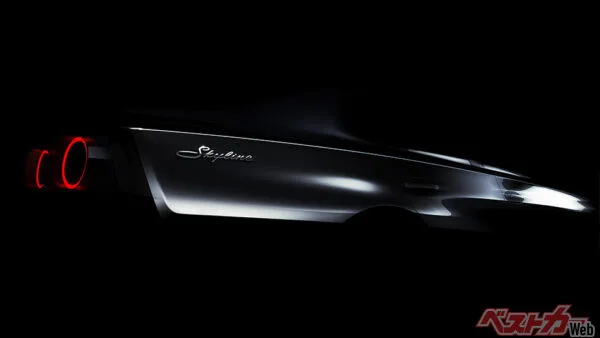 日産スカイラインが2027年初頭に復活！丸型4灯テール＆6速MTで伝統回帰