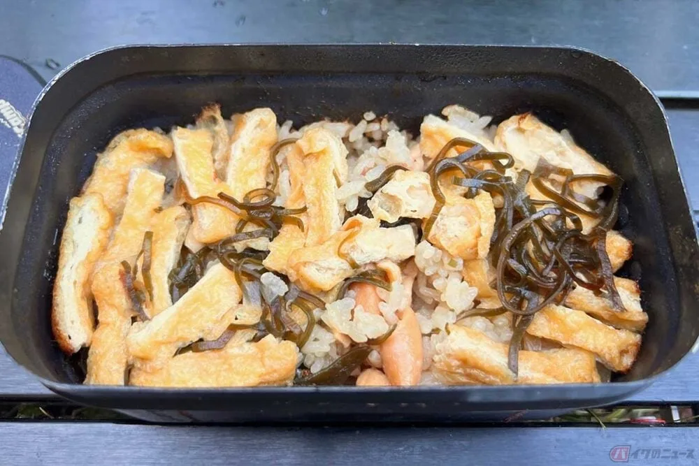焼きとり缶まるごと投入！メスティンで作る絶品炊き込みご飯【キャンプツーリング飯】