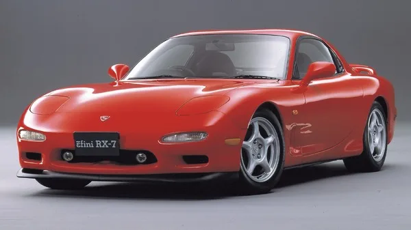 マツダRX-7 FDの開発秘話を詰め込んだ公式本が発売！歴代主査が語る真実