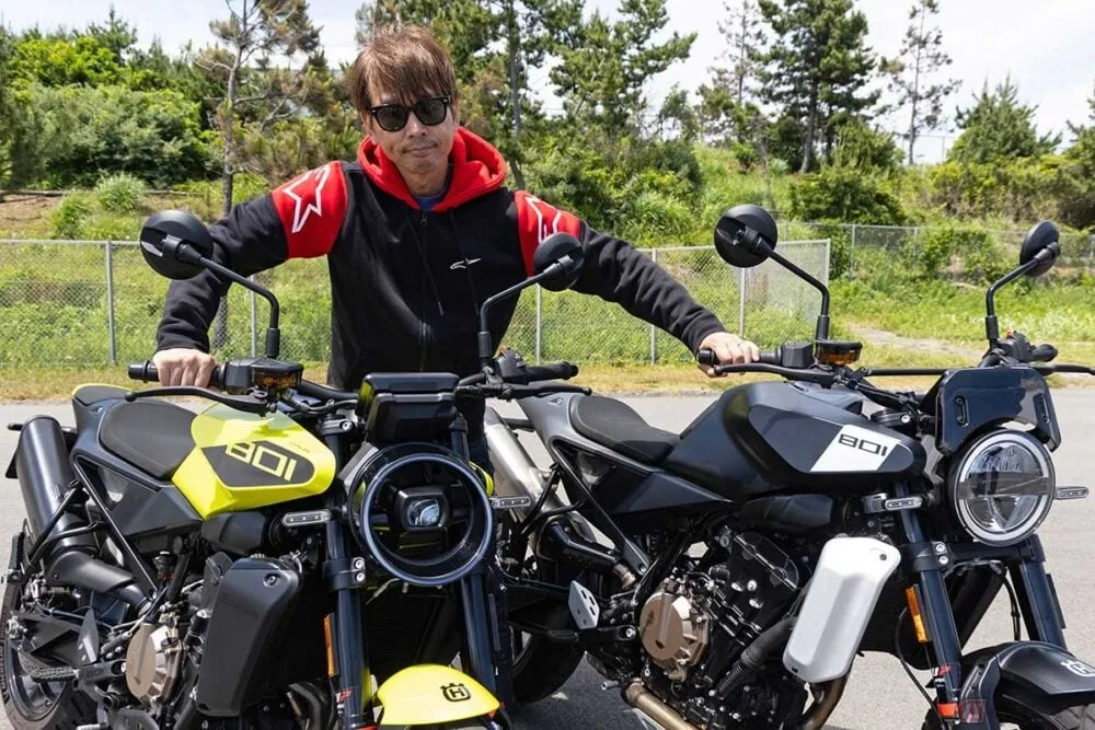 ハスクバーナ兄弟車を比較試乗！ヴィットピレン801とスヴァルトピレン801の走りの違い