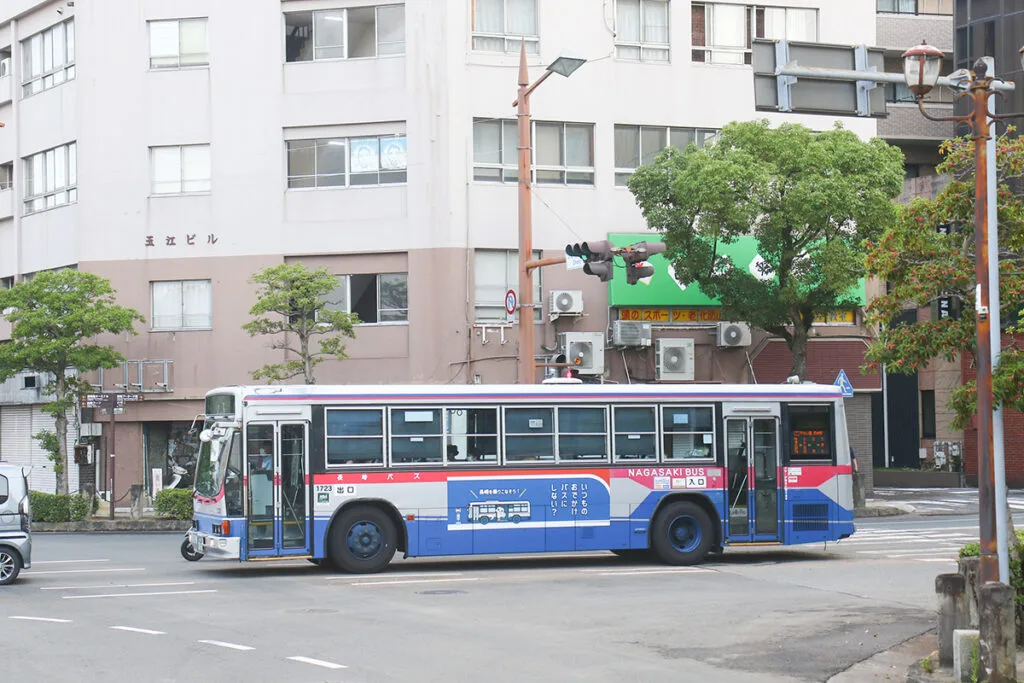 バス運賃、先払いと後払いどっちが正解？ いすゞキュービックが教える収受の進化