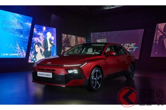 6年ぶり刷新!ヒョンデ新型「アバンテ」8代目がスカイラインサイズに拡大、カクカクデザインと2Lガソリン搭載