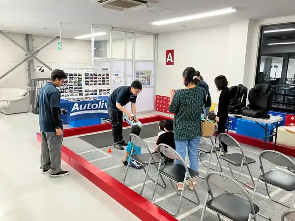 ラジコンで学ぶ交通安全、つくばで10周年 オートリブも協力