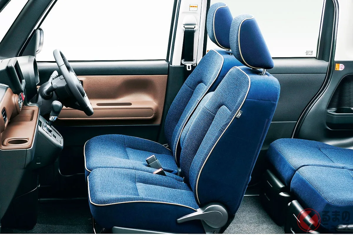 ダイハツ・ムーヴキャンバスに新特別仕様車！ ブラウン＆ネイビー内装の「インテリアセレクション」登場