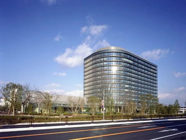 トヨタ、熊本地震に給電車「Moving e」派遣 総額3000万円の義援金も