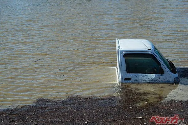 豪雨で愛車が水没したら保険は使える？ エコノミー型車両保険の実力
