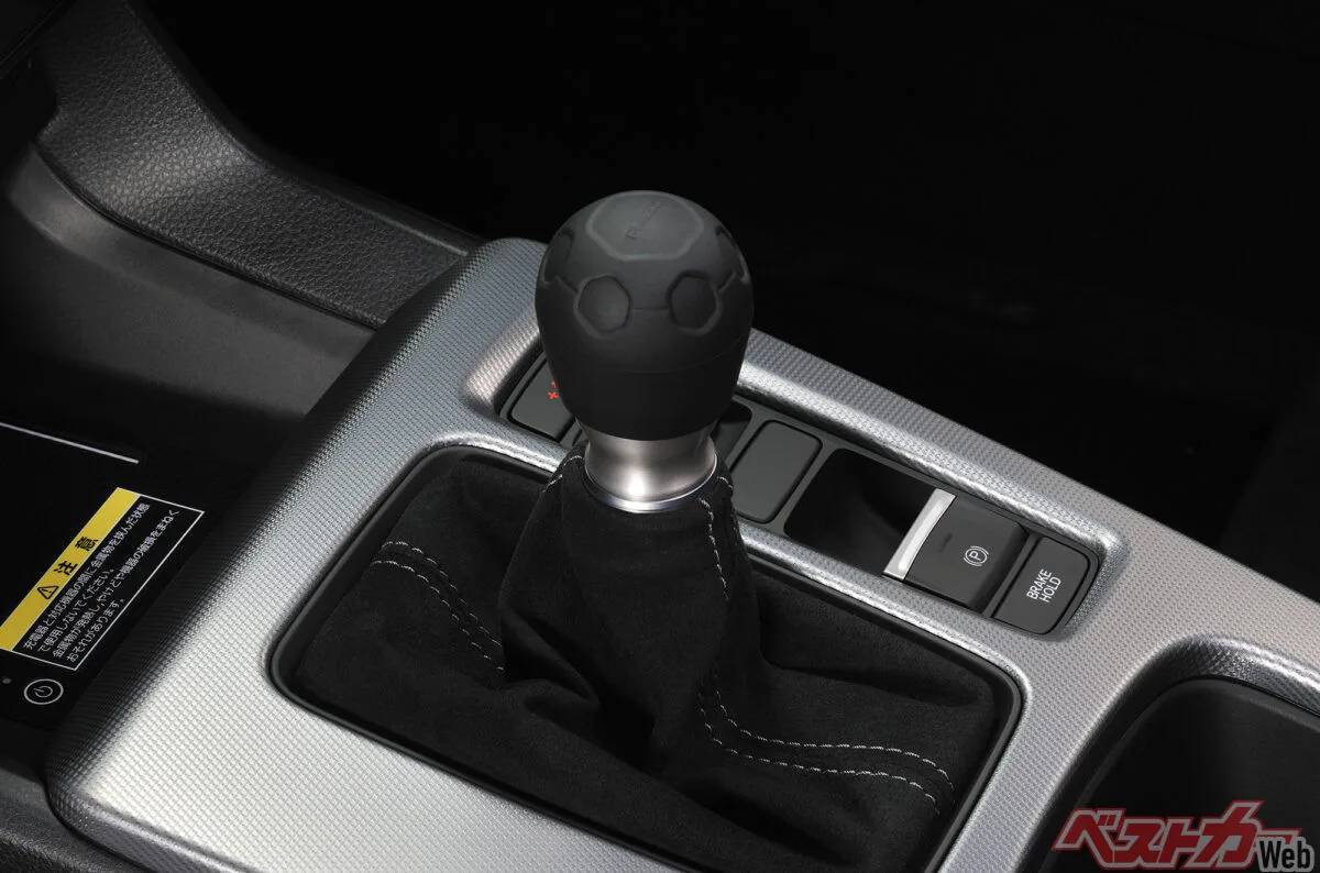 炎天下のMT車、熱すぎるシフトノブ問題を解決！RAZOのシリコーンカバーが神アイテム