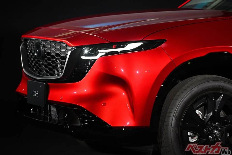 新型CX-5はエアコン操作が激変！物理スイッチ激減、タッチ＆音声でどこまで使える？