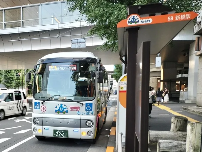 日野ポンチョがEVからディーゼルに急遽交換！バス停休止作業の裏側も公開