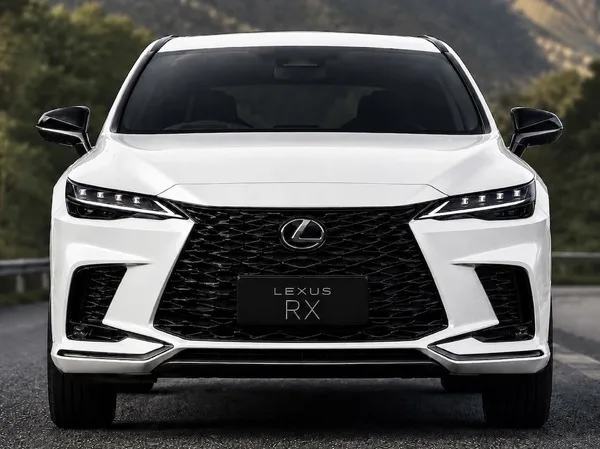 レクサスRXが大幅改良へ！新型プロトタイプをスクープ、インテリア刷新に注目