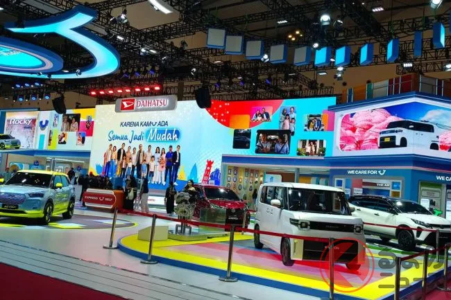 ダイハツが軽サイズに本格HVを搭載！スライドドア採用の「K-VISION HEV」をインドネシアで公開