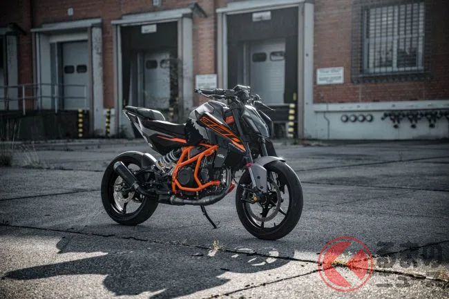 ついに43mm倒立フォーク搭載！ 2026年型KTM 390 DUKE、82万9000円で登場