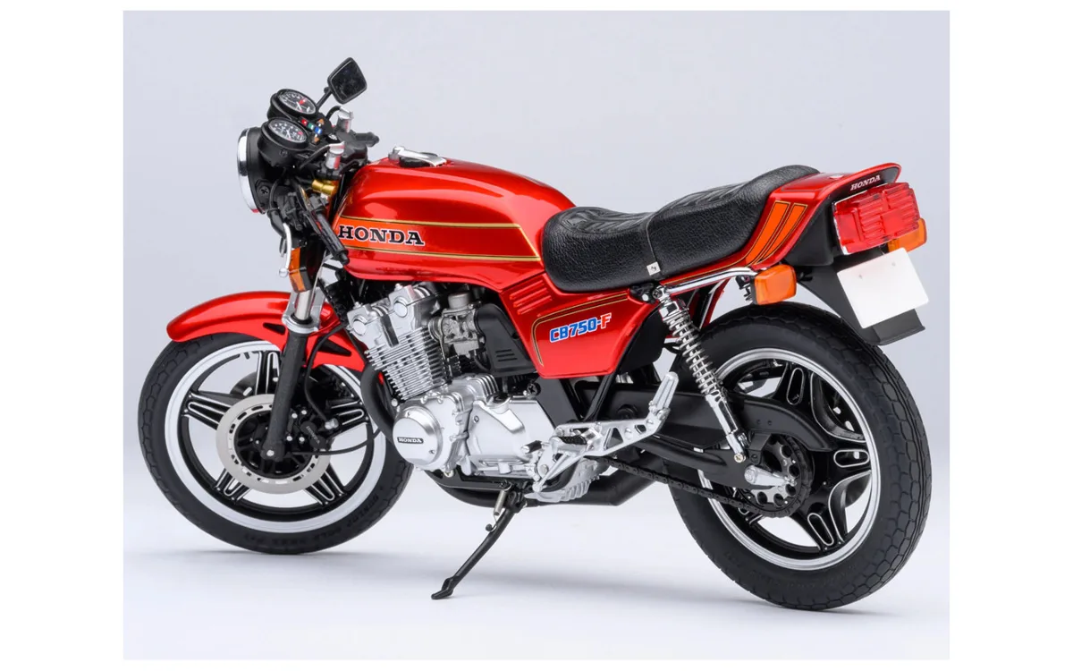 『バリバリ伝説』ファン必見！ ホンダNSR500＆CB750Fの1/12モデルが小田原に
