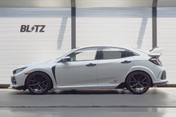 ブリッツの新型車高調整スプリング、シビックタイプR（FK8）適合開始！ 純正電子制御を活かしたままローダウン