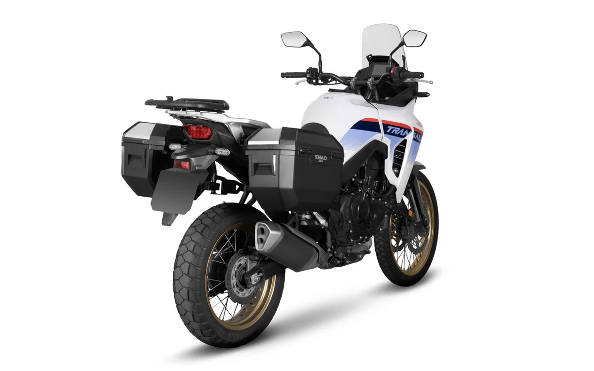 シャッド『TERRA TR27』登場、樹脂とアルミの異素材融合で軽くて強いサイドケース