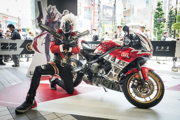 ヤマハXSR900 GPが『ゼンゼロ』ビリー仕様に！秋葉原に実車降臨